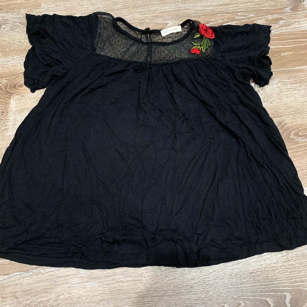 //5 for $20// Lace Rose Top